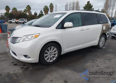 2013 Toyota Sienna Limited 7 Passenger z USA, uszkodzony, nr VIN 5TDDK3DC4DS061081